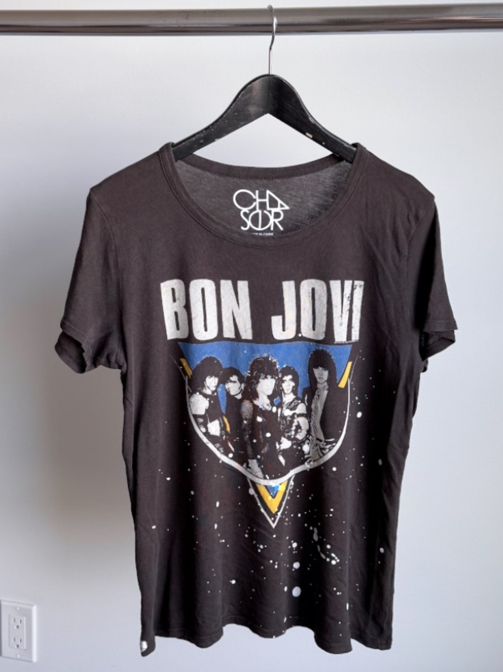 Chaser Bon Jovi Band Graphic Tee Soft Distressed Rock Concert Tee M 19.5x24.75